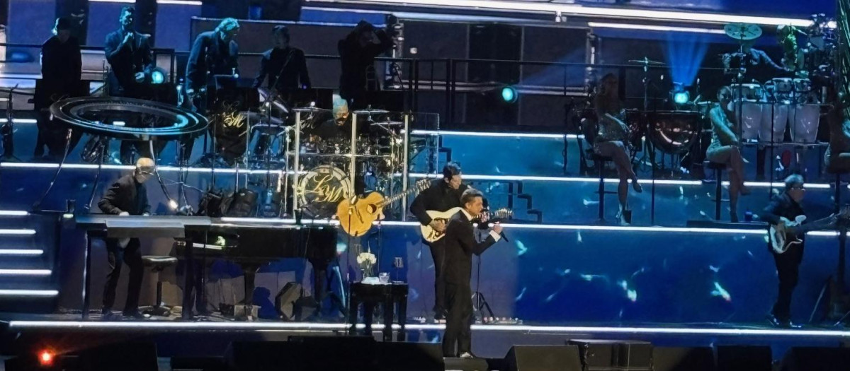 Luis Miguel durante su concierto en Córdoba