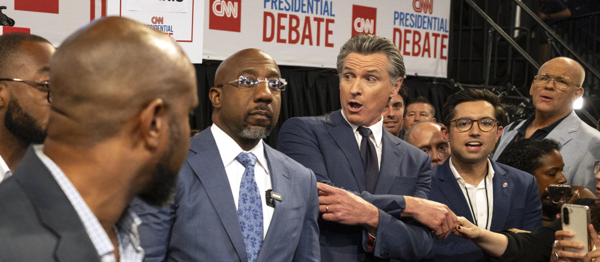 Entre los nombres más sonados para sustituir a Biden en la candidatura está el gobernador Gavin Newson (tercero a la derecha)