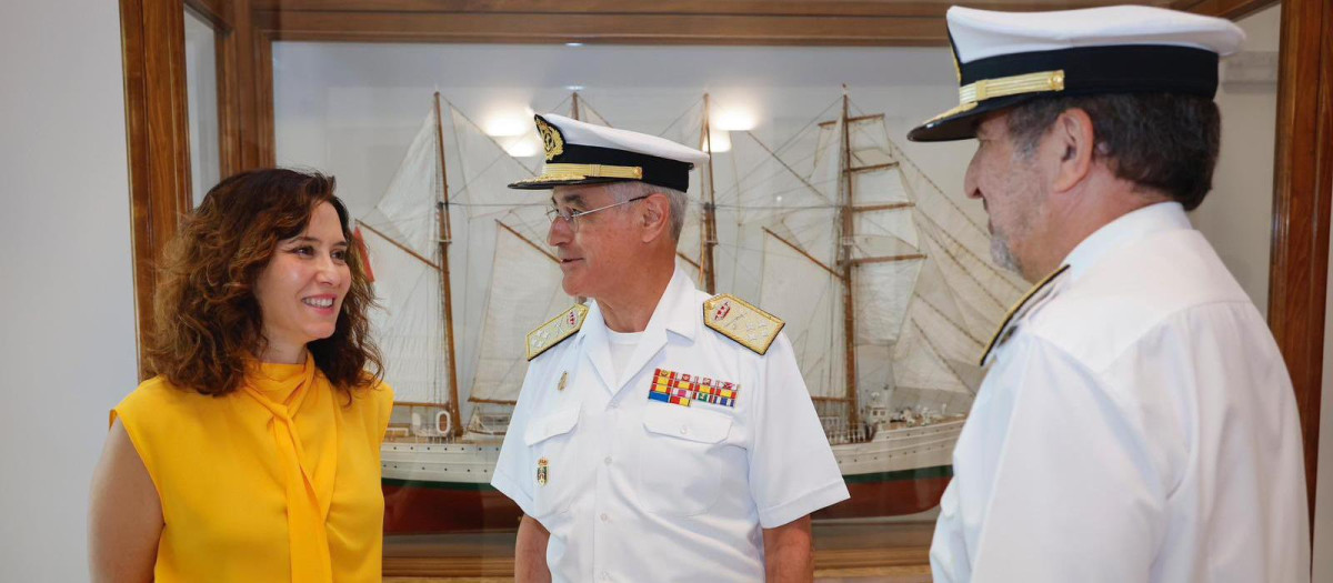 Ayuso en el Museo Naval de Madrid