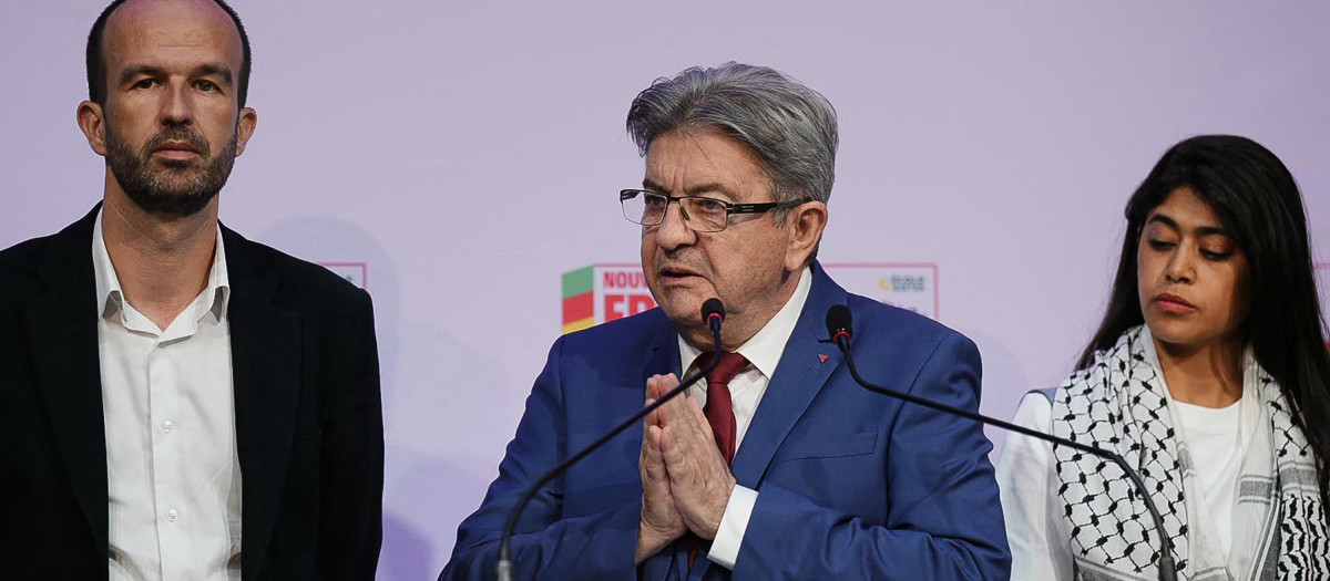 Jean-Luc Melenchon, líder del izquierdista Frente Popular de Francia durante su discurso en la noche electoral