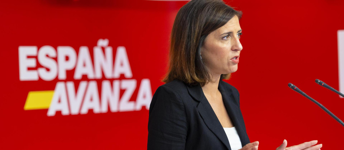 La portavoz de la Comisión Ejecutiva Federal del PSOE, Esther Peña, tras la reunión de este lunes