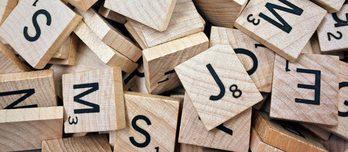 El alfabeto castellano está conformado por 27 letras