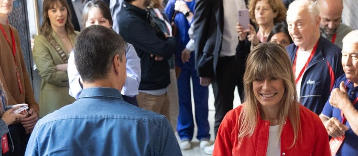 Pedro Sánchez y Begoña Gómez acuden a votar para las elecciones europeas del 9 de junio