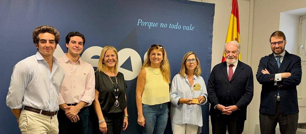 Algunos de los miembros de la Fundación NEOS