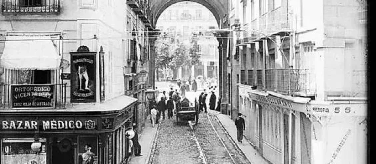Antes de 1840 era conocida como calle de la Amargura