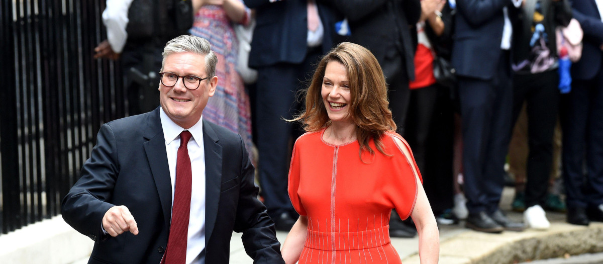 Mandatory Credit: Photo by DW Images/Shutterstock (14572813l)
Leader of the Labour Party Sir Keir Starmer with his wife Lady Victoria Starmer arrives in Downing Street to take the keys to No10 after an audience with King Charles lll as he becomes the UK's Prime Minister after winning yesterday's General Election and taking control after 14 years of Conservative rule.
Keir Starmer Downing Street, Westminster, London, UK - 05 Jul 2024 *** Local Caption *** .