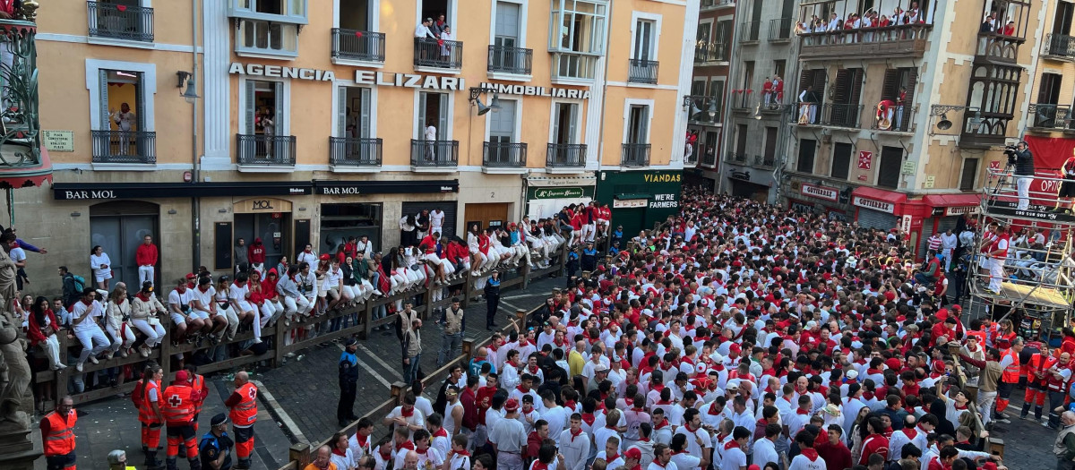 Imagen general de la previa del primer encierro / Miguel Pérez