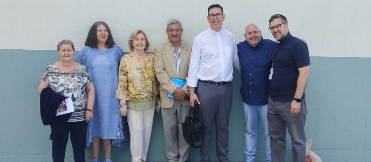 Varios voluntarios de prisiones, con el delegado episcopal de Pastoral Penitenciaria y el vicario de Pastoral