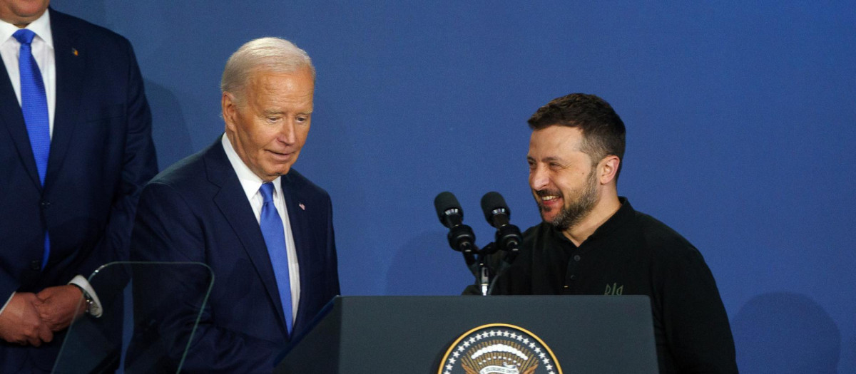 Biden junto a Zelenski