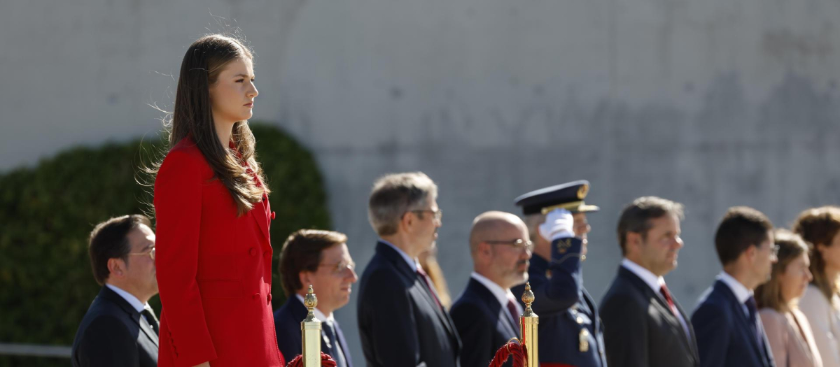 La Princesa de Asturias recibe honores en el aeropuerto antes de emprender viaje a Lisboa