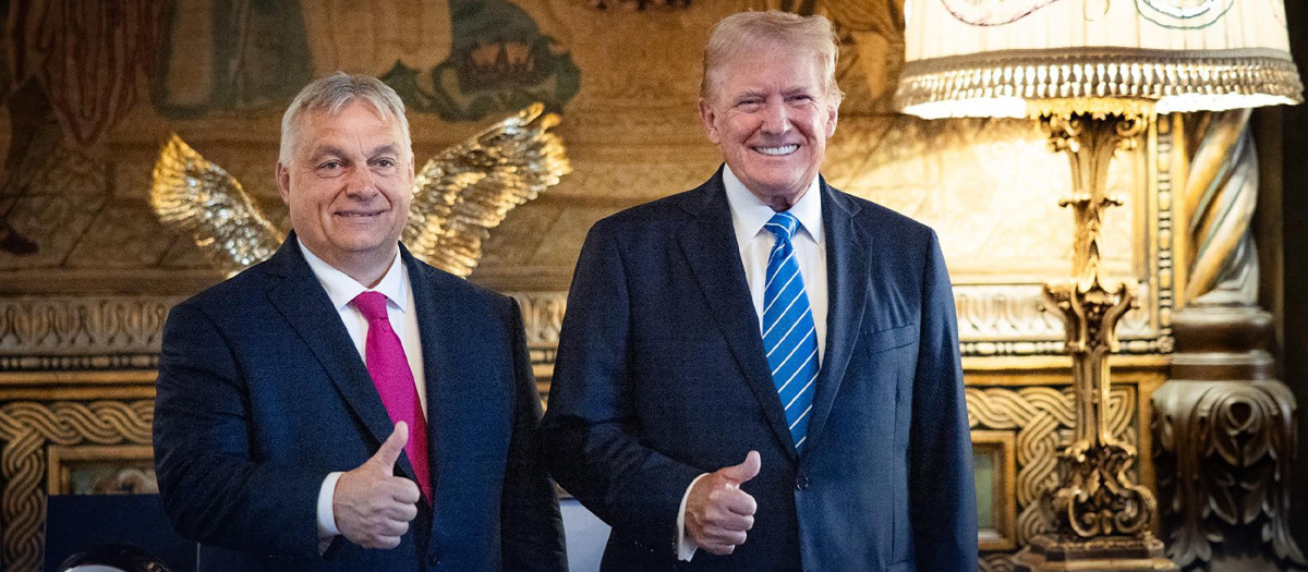 El encuentro con Trump se da apenas una semana después de que Orbán se reuniera con el presidente ruso, Vladimir Putin, y en el marco de la cumbre de la OTAN, que terminó este jueves en Washington.
Trump ha sido un firme partidario de Orbán, y la reunión se produce después de otras que el líder húngaro ha realizado este mes, incluida una con Putin que tomó a muchos por sorpresa.
Diferentes países de la OTAN expresaron este jueves su malestar por los recientes viajes de Orbán a Moscú y Pekín coincidiendo con el inicio de la presidencia de su país del Consejo de la Unión Europea, unos viajes en los que ha tratado de negociar la paz en la guerra en Ucrania .
Durante la cumbre aliada que concluye en Washington se ha visto a Orbán en diferentes ocasiones aislado de las conversaciones informales entre los líderes, o también durante su participación en la cena de gala que ofreció en la noche del miércoles en la Casa Blanca el presidente estadounidense, Joe Biden.
En un encuentro en marzo pasado en Mar-a-Lago, ambos líderes analizaron los mecanismos para restablecer la paz en Europa y poner fin a la guerra en Ucrania, un conflicto bélico que, según dijo Orbán en el pasado, no habría estallado de haber seguido Tump en la Casa Blanca.
Pocos días después de asumir la presidencia rotatoria del Consejo de la UE el 1 de julio, Orbán, el miembro del club comunitario más cercano al Kremlin, ha visitado Kiev, Moscú, Pekín y Washington en lo que ha descrito como una "misión de paz" para la guerra en Ucrania.
Orbán y Trump mantienen una buena relación desde hace años y la primera vez que se encontraron fue en agosto de 2022 en un club de golf del republicano en el estado de Nueva Jersey.
El primer ministro húngaro fue el único jefe de Gobierno de la Unión Europea que apoyó a Trump en las elecciones de 2016 y de 2020, así como durante los juicios iniciados contra el ahora candidato presidencial republicano el año pasado.
El precandidato republicano a las elecciones presidenciales es un admirador de Orbán, al que califica como "el político más duro de Europa".
A su vez, el primer ministro húngaro critica que los juicios contra Trump aplican un "método comunista" mientras que considera al candidato republicano como la única persona que puede salvar a Occidente y a la humanidad en general.
El pasado 1 de marzo, Orbán dijo en un foro en Turquía que la eventual vuelta de Trump al poder, tras las elecciones presidenciales de noviembre próximo, es una condición necesaria para terminar la guerra en Ucrania.
El presidente de Hungría, Viktor Orbán, junto al expresidente de Estados Unidos, Donald Trump