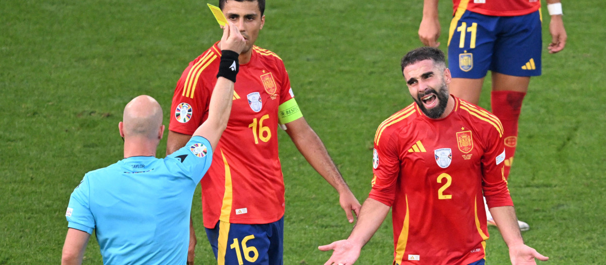 Dani Carvajal y Rodrigo Hernández, en el partido ante Alemania