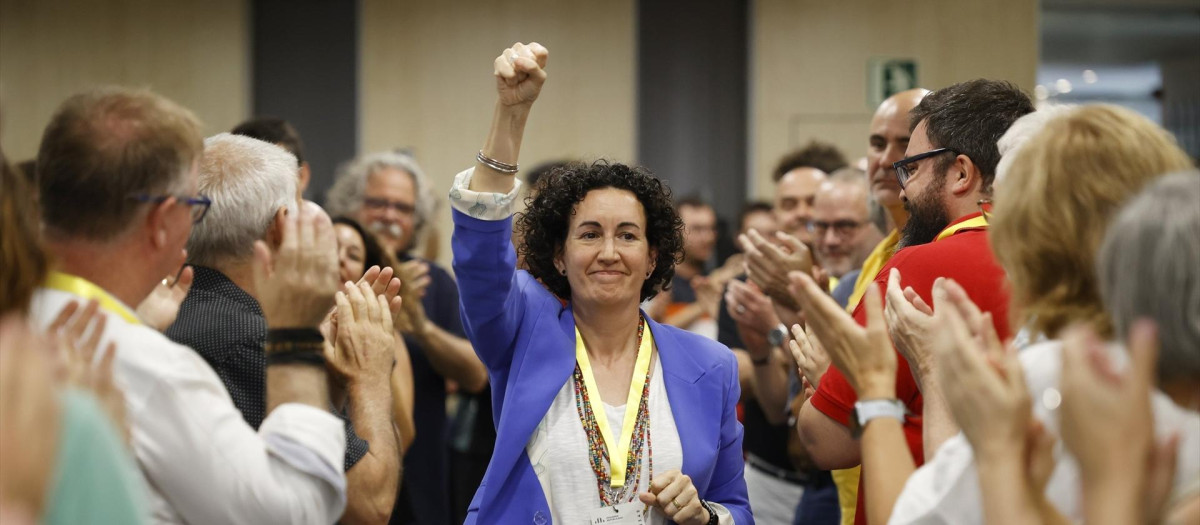La secretaria general de ERC, Marta Rovira, llega a una rueda de prensa tras la ejecutiva de ERC, en la sede del partido, a 12 de julio de 2024, en Barcelona, Catalunya (España). Durante su declaración, Rovira ha confirmado que no presentará candidatura en el Congreso Nacional del 30 de noviembre ni tampoco será la candidata republicana ante una posible repetición electoral en Catalunya. ERC concluye hoy la investigación interna sobre el escándalo de los carteles ofensivos promovidos desde el interior del partido contra el Alzhéimer y el expresidente de la Generalitat Pasqual Maragall y su hermano, Ernest Maragall, que fue candidato republicano a la Alcaldía de Barcelona. En el encuentro, participa Marta Rovira que ha llegado hoy a Catalunya tras seis años en Suiza.
12 JULIO 2024;SECRETARIA;ERC;MARTA ROVIRA
Kike Rincón / Europa Press
12/7/2024