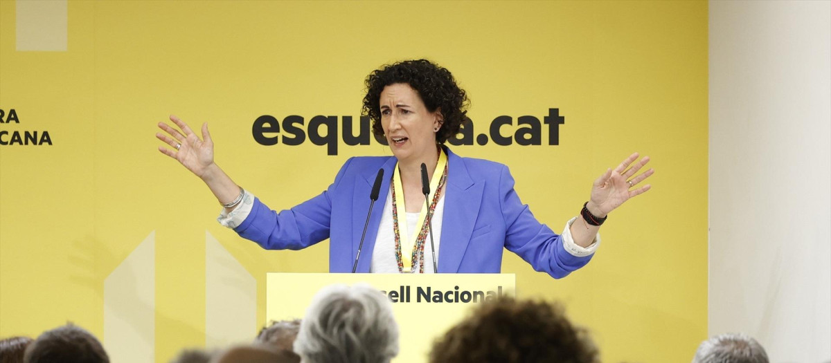 La secretaria general de ERC, Marta Rovira, durante una rueda de prensa tras la ejecutiva de ERC, en la sede del partido, a 12 de julio de 2024, en Barcelona, Catalunya (España). Durante su declaración, Rovira ha confirmado que no presentará candidatura en el Congreso Nacional del 30 de noviembre ni tampoco será la candidata republicana ante una posible repetición electoral en Catalunya. ERC concluye hoy la investigación interna sobre el escándalo de los carteles ofensivos promovidos desde el interior del partido contra el Alzhéimer y el expresidente de la Generalitat Pasqual Maragall y su hermano, Ernest Maragall, que fue candidato republicano a la Alcaldía de Barcelona. En el encuentro, participa Marta Rovira que ha llegado hoy a Catalunya tras seis años en Suiza.
12 JULIO 2024;SECRETARIA;ERC;MARTA ROVIRA
Kike Rincón / Europa Press
12/7/2024