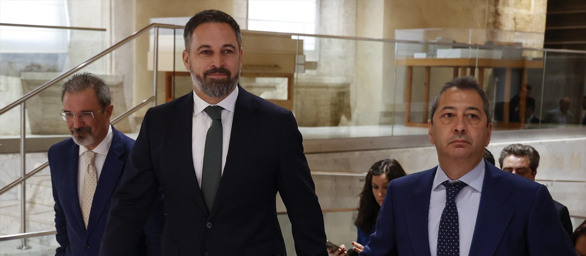 El líder de Vox, Santiago Abascal junto al exvicepresidente valenciano, Vicente Barrera