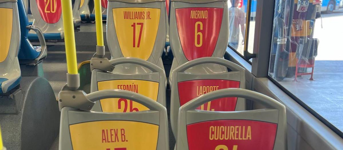 Los asientos de la EMT rinden homenaje a España