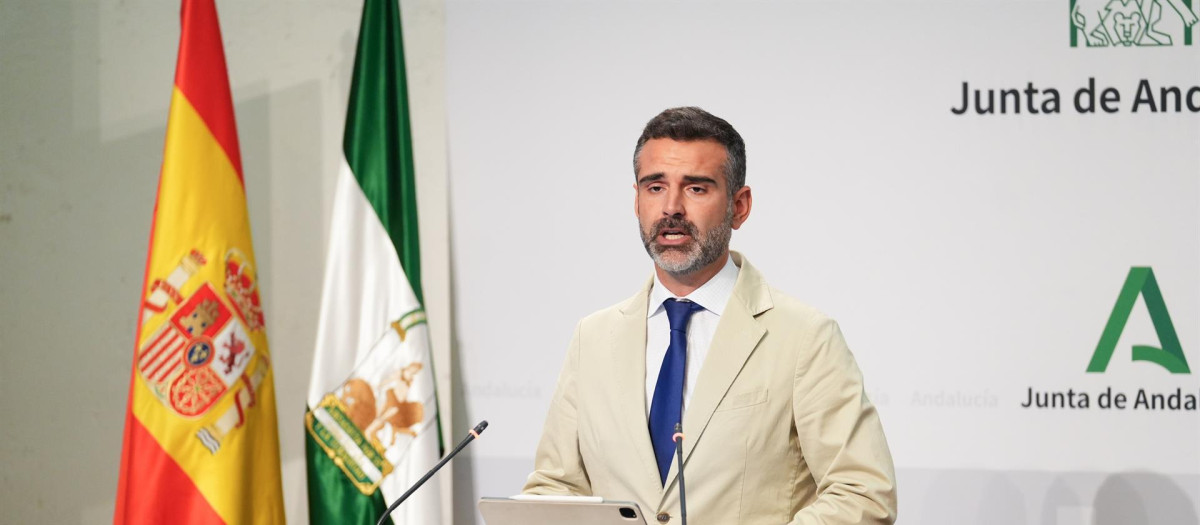 El portavoz del Gobierno andaluz, Ramón Fernández-Pacheco, en rueda de prensa