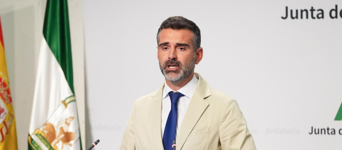 El portavoz del Gobierno andaluz, Ramón Fernández-Pacheco, en rueda de prensa