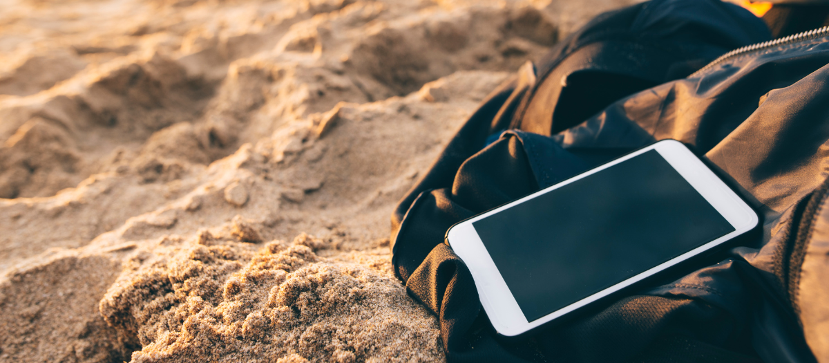 Hay un escondite perfecto para el móvil en la playa