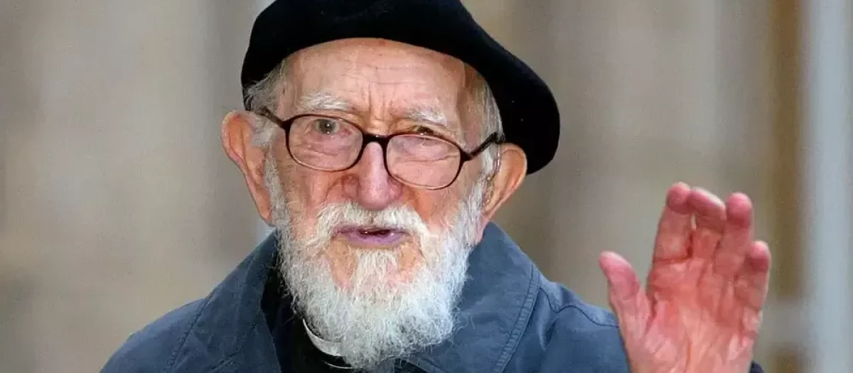El Abbé Pierre, poco antes de fallecer en 2007