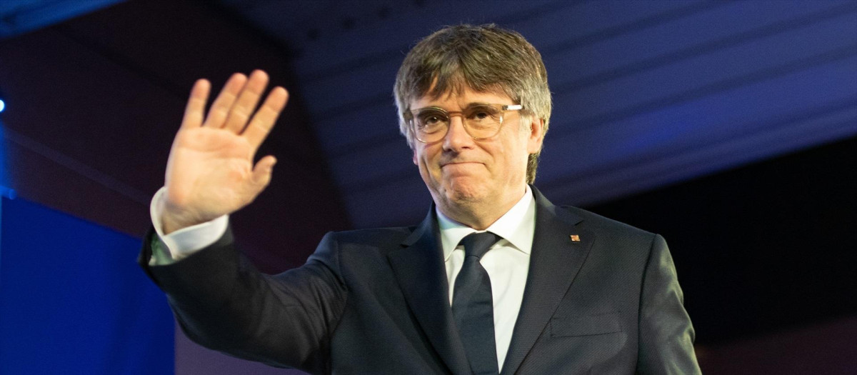 El expresidente de la Generalitat de Cataluña y candidato de Junts a las elecciones catalanas, Carles Puigdemont, durante un acto de campaña, en Jean Carrère Space, a 1 de mayo de 2024, en Argelès (Francia). Este es uno de los actos de campaña para las elecciones del próximo 12 de mayo de la candidatura de Junts+ encabezada por Puigdemont. El president de la Generalitat en funciones convocó el pasado 13 de marzo elecciones anticipadas en Catalunya, después de que el Parlament rechazara el proyecto de ley de Presupuestos de la Generalitat de 2024.
01 MAYO 2024;JUNTS;PUIGDEMONT;ELECCIONES CATALANAS
Glòria Sánchez / Europa Press
(Foto de ARCHIVO)
01/5/2024