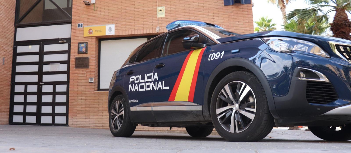 Vehículo de la Policía Nacional en Alicante