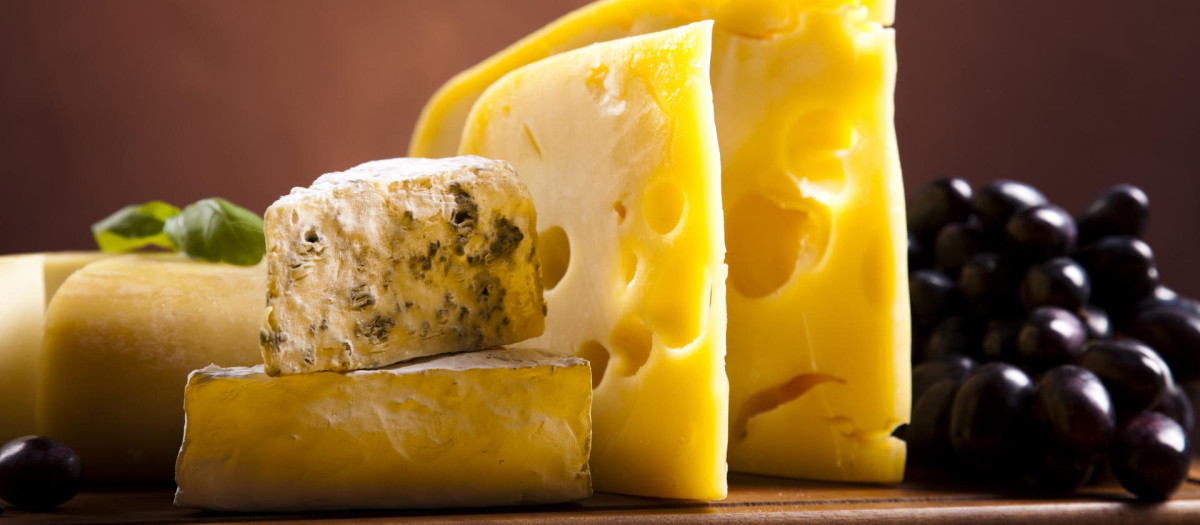 Los quesos duros pueden tomarse quitando el moho