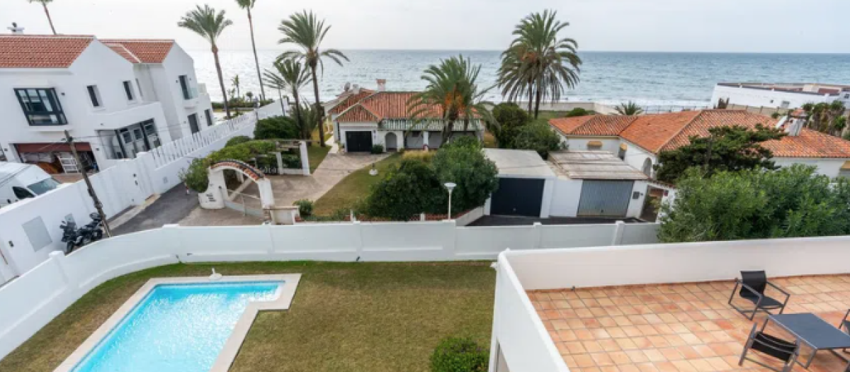 Casas en primera línea de playa en Marbella