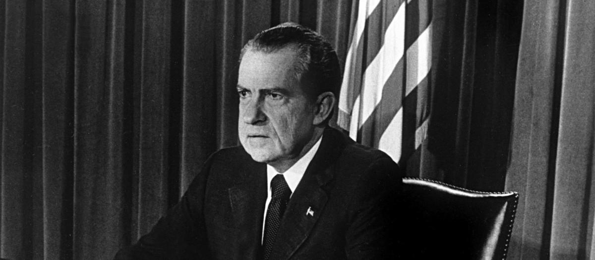 August 8, 1974 : resignation of the American President Richard Nixon after Watergate affair
