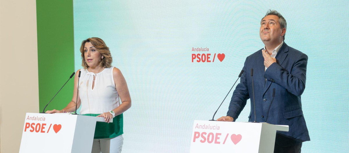 Susana Díaz y Juan Espadas, en una rueda de prensa en la sede del PSOE andaluz