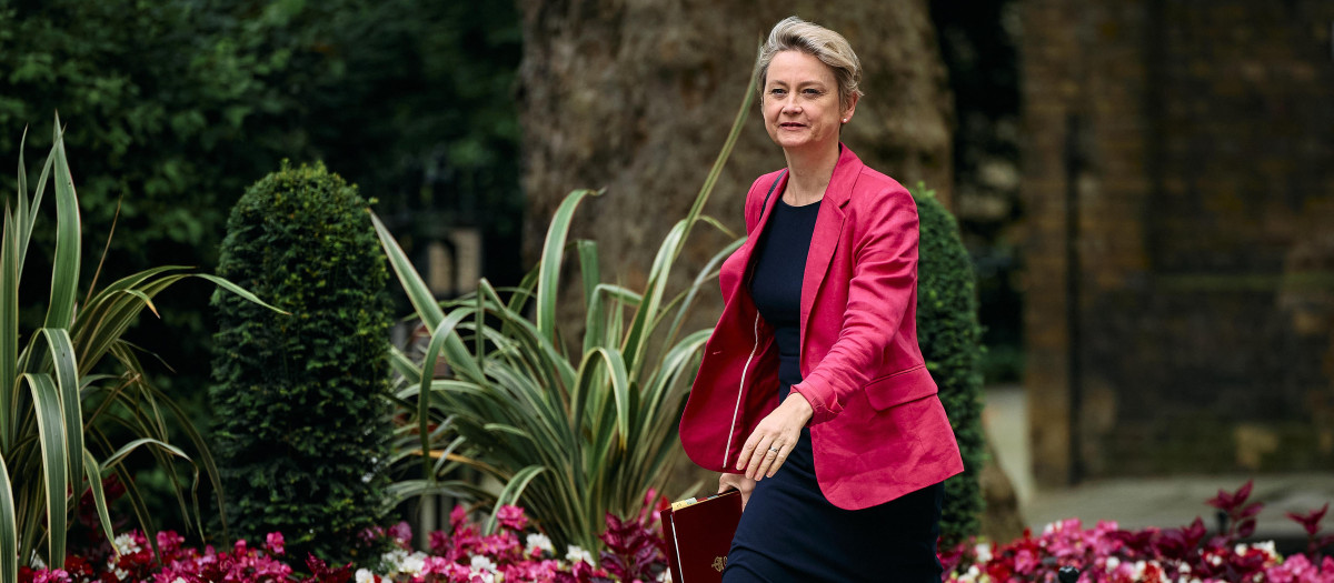 Yvette Cooper, nueva ministra del Interior de Reino Unido