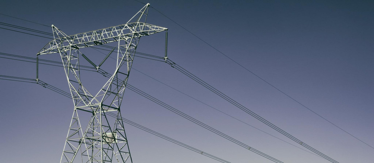 Imagen de archivo de una torre de alta tensión