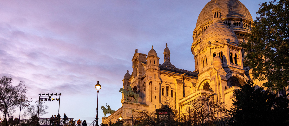 La majestuosa iglesia del Sacre Coeur en Montmartre