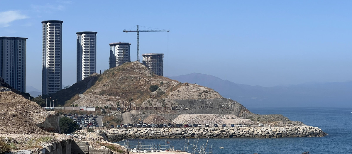 La organización ecologista ha solicitado a la Junta tener conocimiento de dónde proceden estos restos de edificaciones,