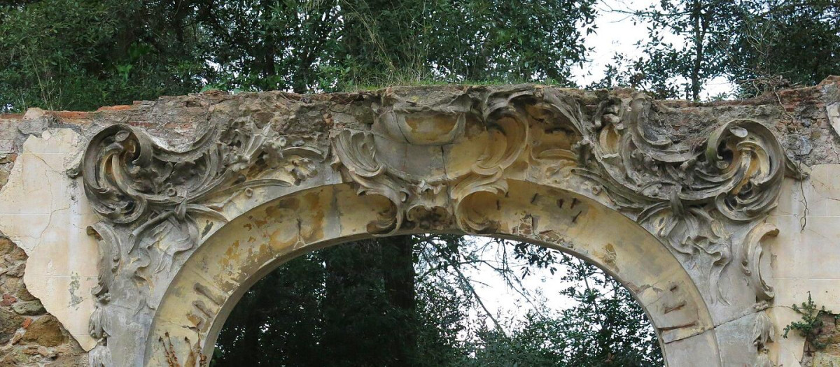 Ruinas del Gran Casino de la Rabassada, en Barcelona