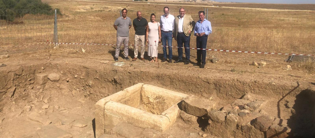 Visita de las autoridades a la ciudad de Mellaria
