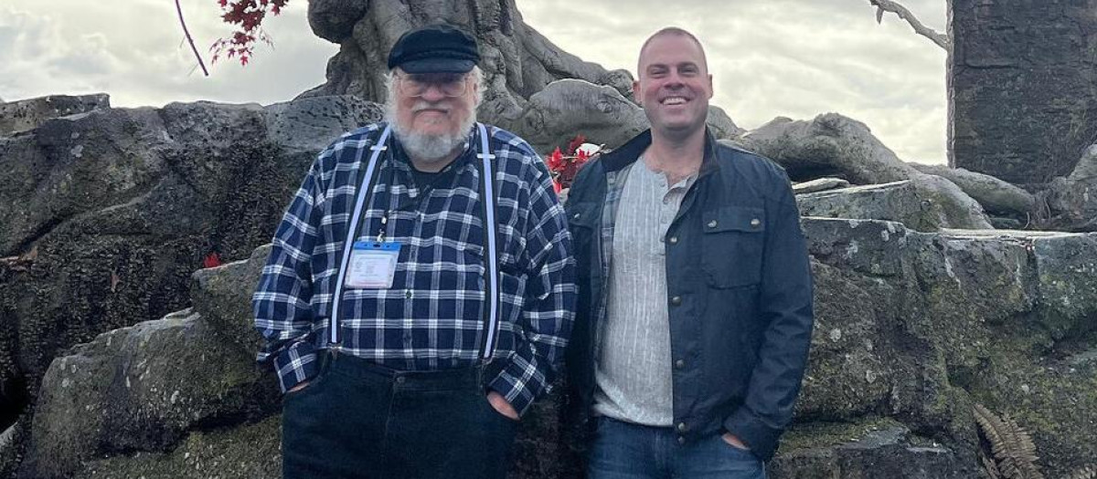 George R.R. Martin, en el rodaje de 'La casa del Dragón'