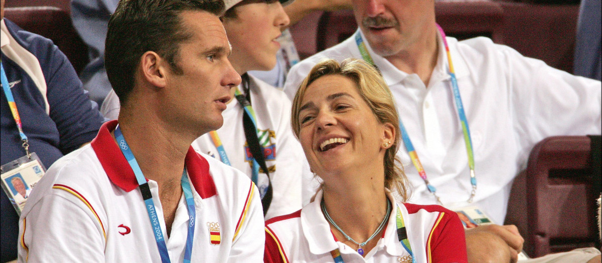 LOS DUQUES DE PALMA IÑAKI URDANGARIN Y LA INFANTA CRISTINA DE BORBON DURANTE LOS JUEGOS OLIMPICOS DE ATENAS 2004
Hahn / Nebinger / Zabulon / ABACA / ©KORPA
24/08/2004
ATENAS *** Local Caption *** The DUKES OF PALM IÑAKI URDANGARIN And INFANT CRISTINA OF BORBON DURING OLIMPIC GAMES OF ATHENS 2004 on August 24, 2004. Photo by Hahn-Nebinger-Zabulon/ABACA.