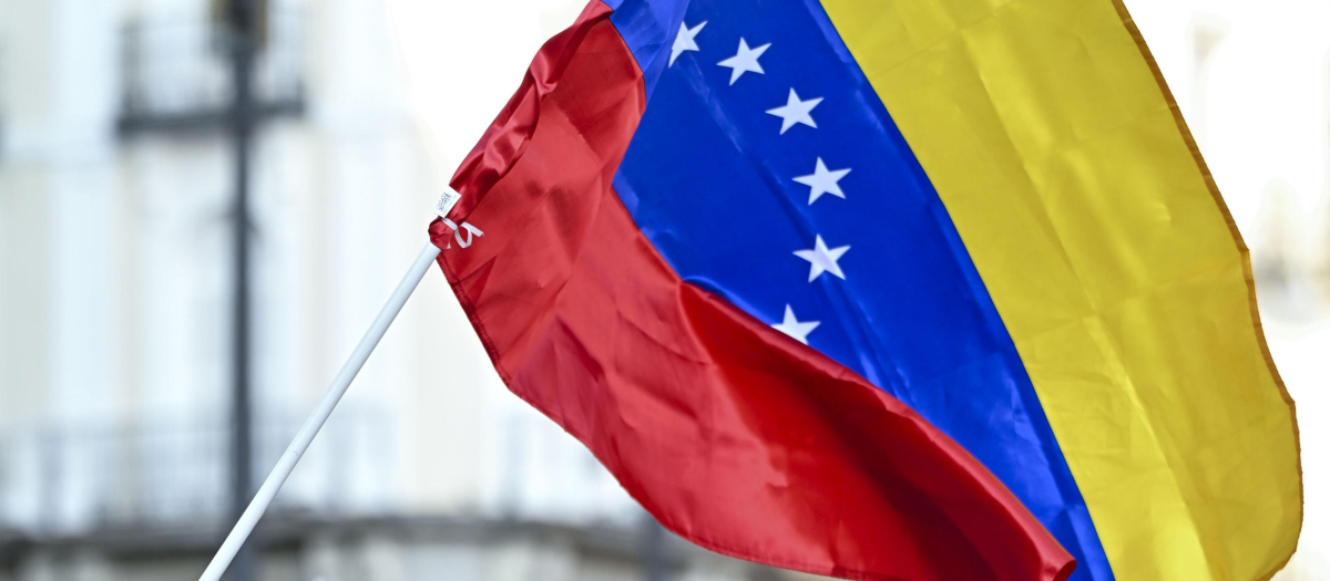 Vista de la manifestación convocada "en favor de la libertad de Venezuela y en rechazo al fraude electoral", este sábado en la Puerta del Sol en Madrid. EFE/ Fernando Villar