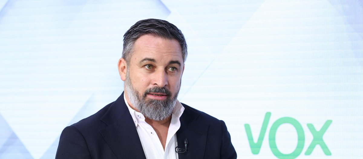 El líder de VOX, Santiago Abascal, durante una entrevista, en la sede de Vox - Europa Press