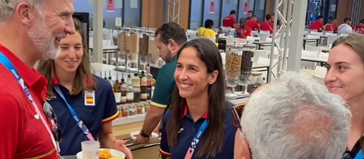 El Rey Felipe en el comedor