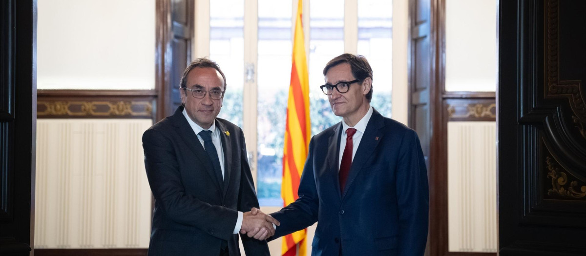 Rull entra en el Parlament con los diputados de Junts y sin Puigdemont