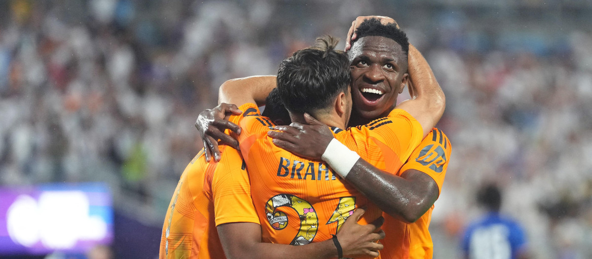 Vinicius y Brahim durante la celebración de uno de los goles