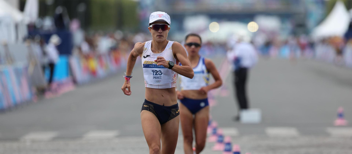María Pérez certificó el oro para España en el relevo mixto de marcha