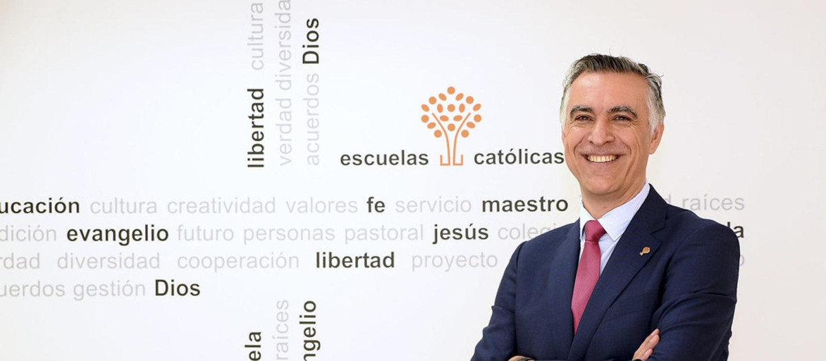 El recién reelegido secretario general de Escuelas Católicas, Pedro Huerta