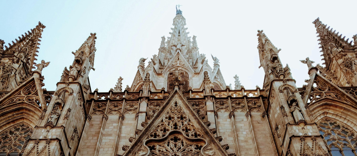 Actual fachada de la Catedral de Barcelona