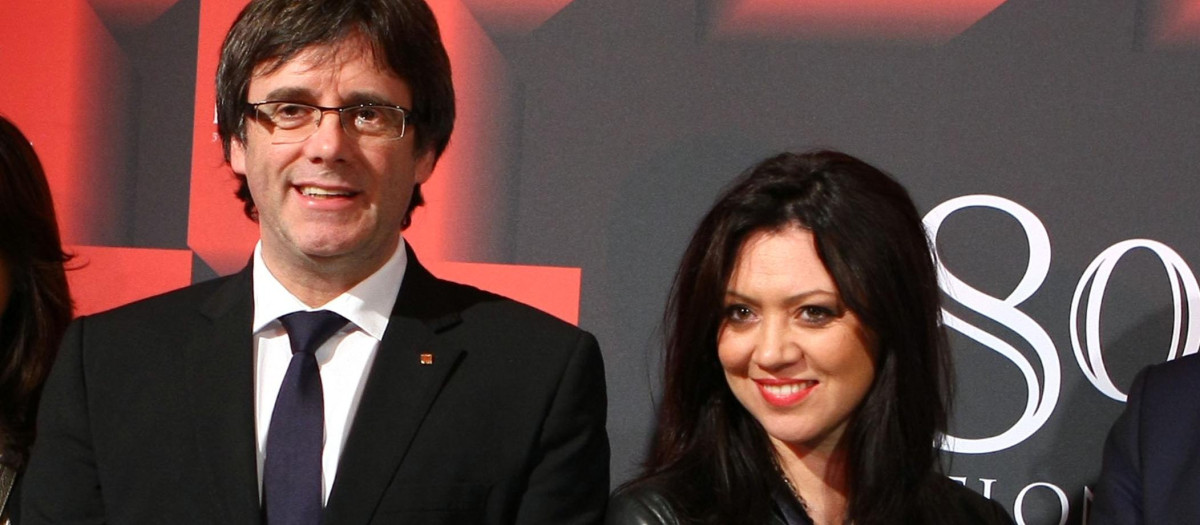 El político Carles Puigdemont y su esposa Marcela Topor