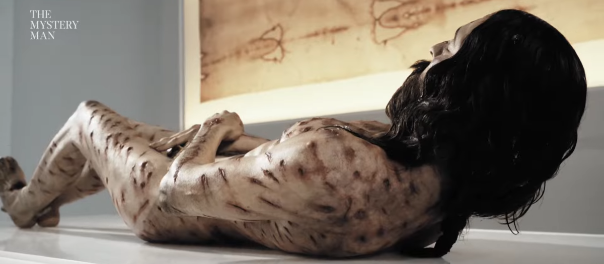 La escultura hiperrealista de Jesucristo en 'The Mystery Man'