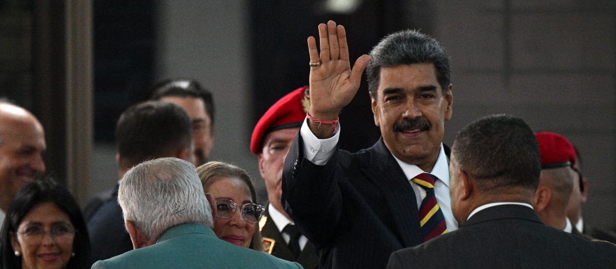 Nicolás Maduro, junto  a Delcy Rodríguez y su mujer Cilia Flores en la Corte Suprema de Justicia de Venezuela