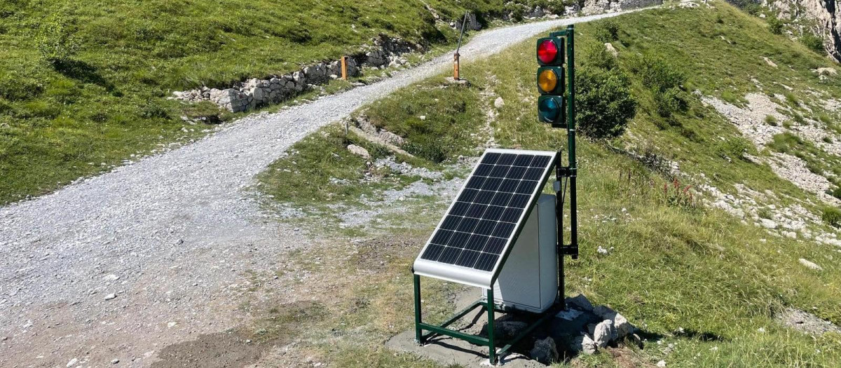 Uno de los dos dispositivos, literalmente en mitad del campo